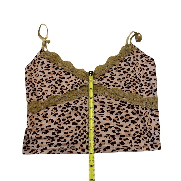 Small Cheetah Print Cropped Tank Top - Picture 8 of 8